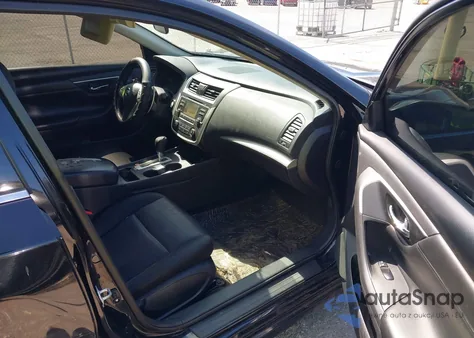 2016 Nissan Altima 2.5 Sr из США, поврежденный, VIN 1N4AL3AP2GN388134